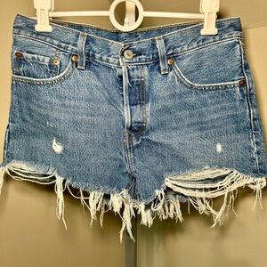 Levi’s 501 original denim cutoff shorts‎ women’s 28. Vintage style, distressed
